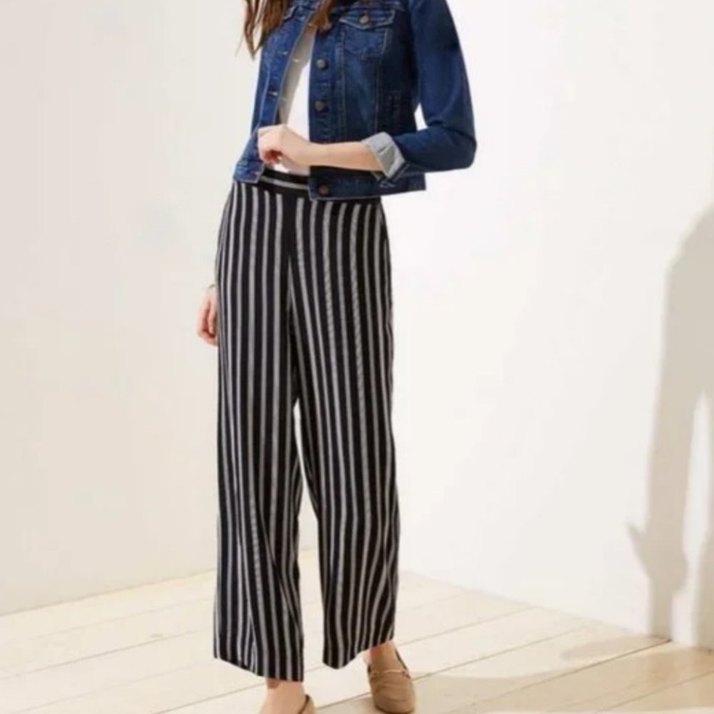 LOFT  Petite Black & White Stripe Wide Leg Crop Pants Sz M